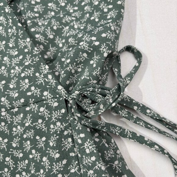 Pretty Garden Wrap Dress Size XL Ruffle Hem Green Daisy Floral Cottage Core - Picture 6 of 15